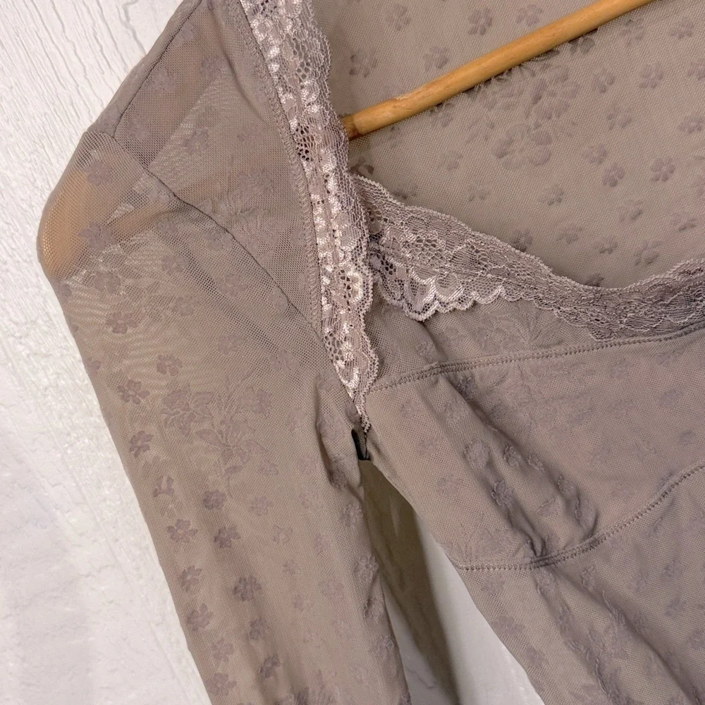 In the city bodysuit NWOT taupe/mauve‎